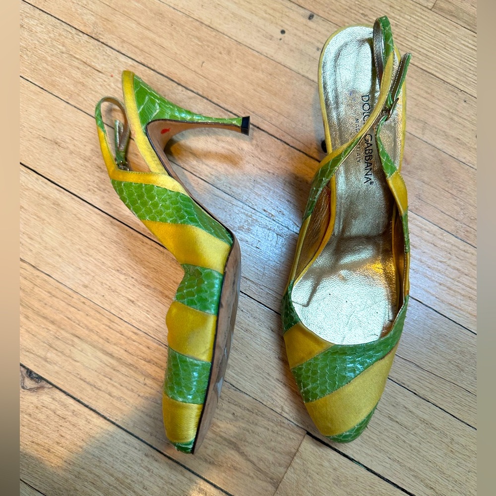 Dolce Gabbana women’s size 39 satin snake heels